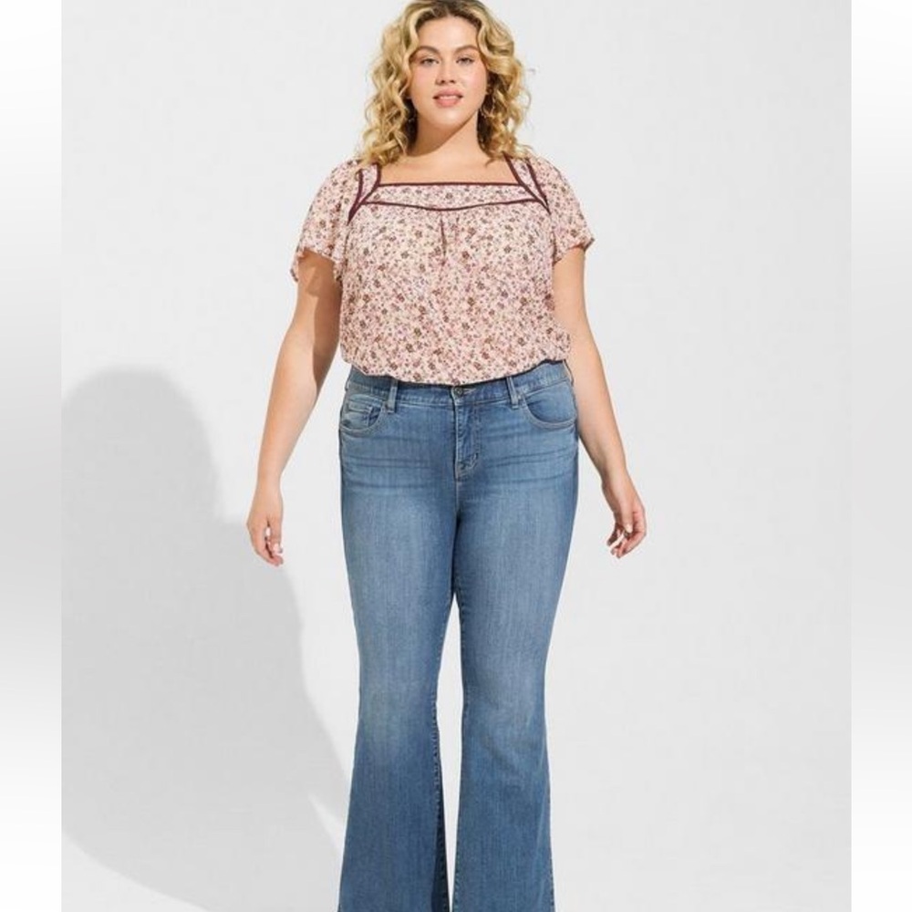 NWOT-Torrid Crinkle Chiffon Flutter Sleeve Boho Top - Picture 3 of 11